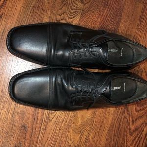 Johnston and Murphy size 11 men’s dress shoes